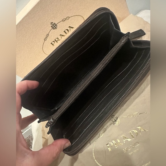 Prada wallet - Picture 7 of 14